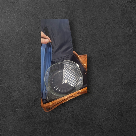 Vintage anchor hocking ovenware casserole CLEAR 11" diameter 2 quart with basket - Picture 2 of 8